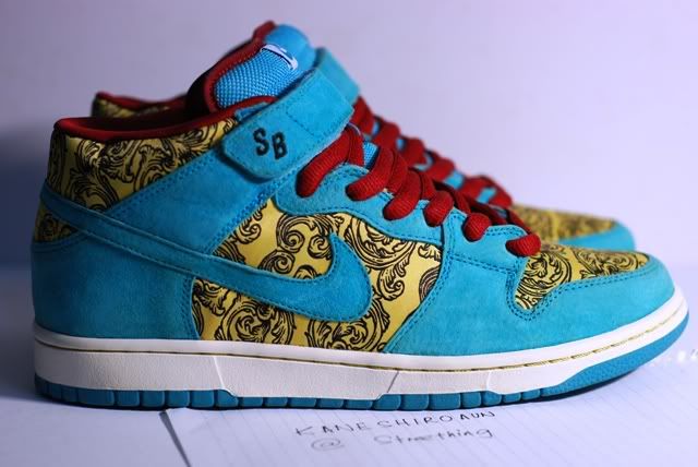 nike sb dunk mid peacock